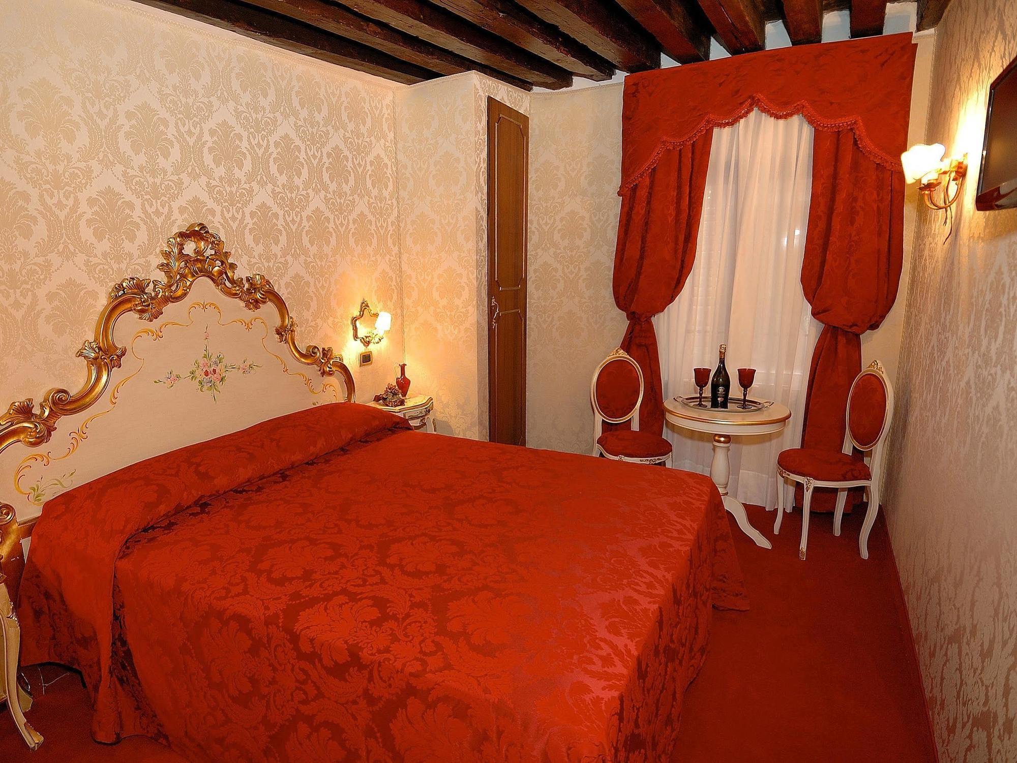 Residenza La Loggia Couette-café